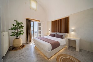 Villa, piscine privée, vue mer | Coffres-forts dans les chambres, fer et planche à repasser