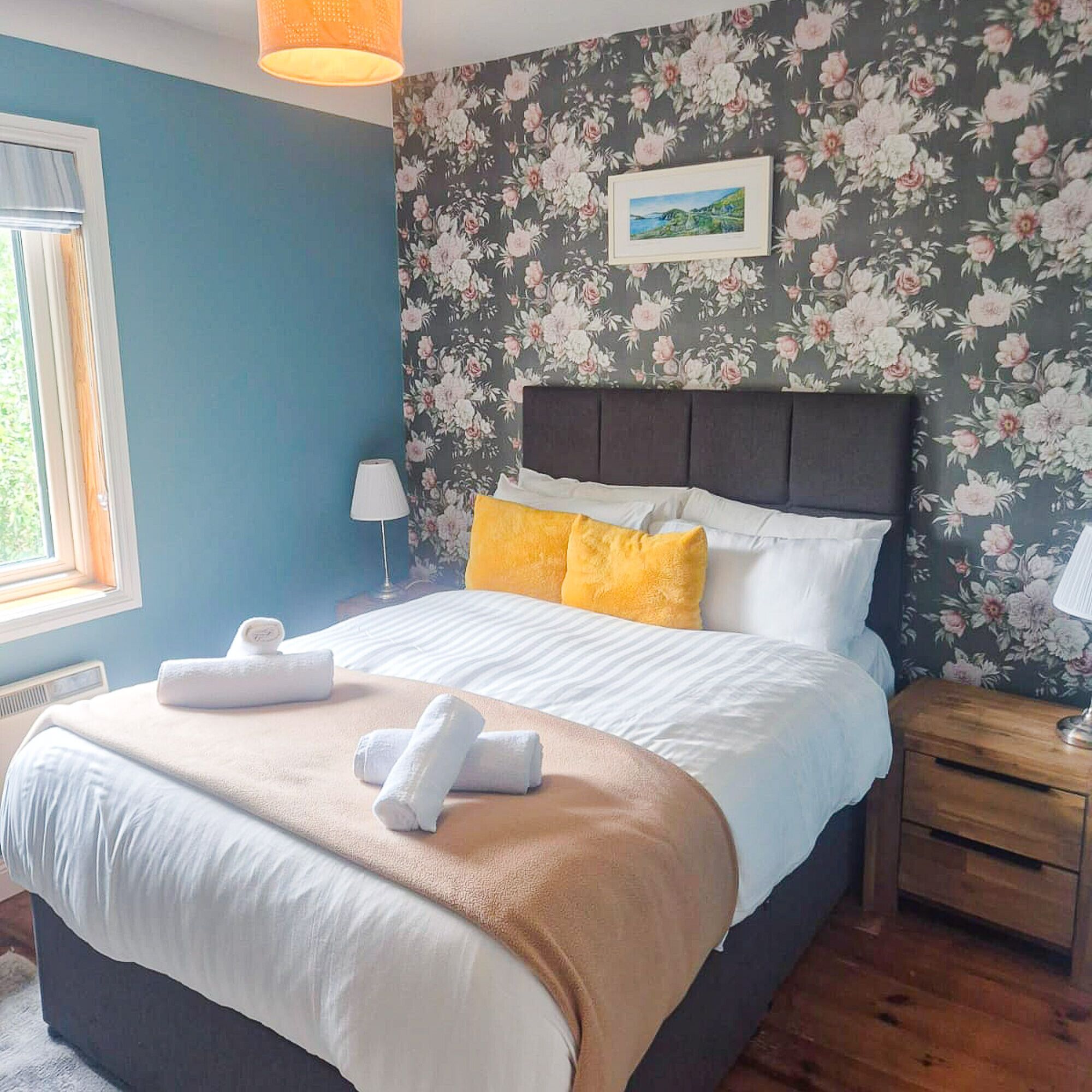 3 bedrooms, bed sheets