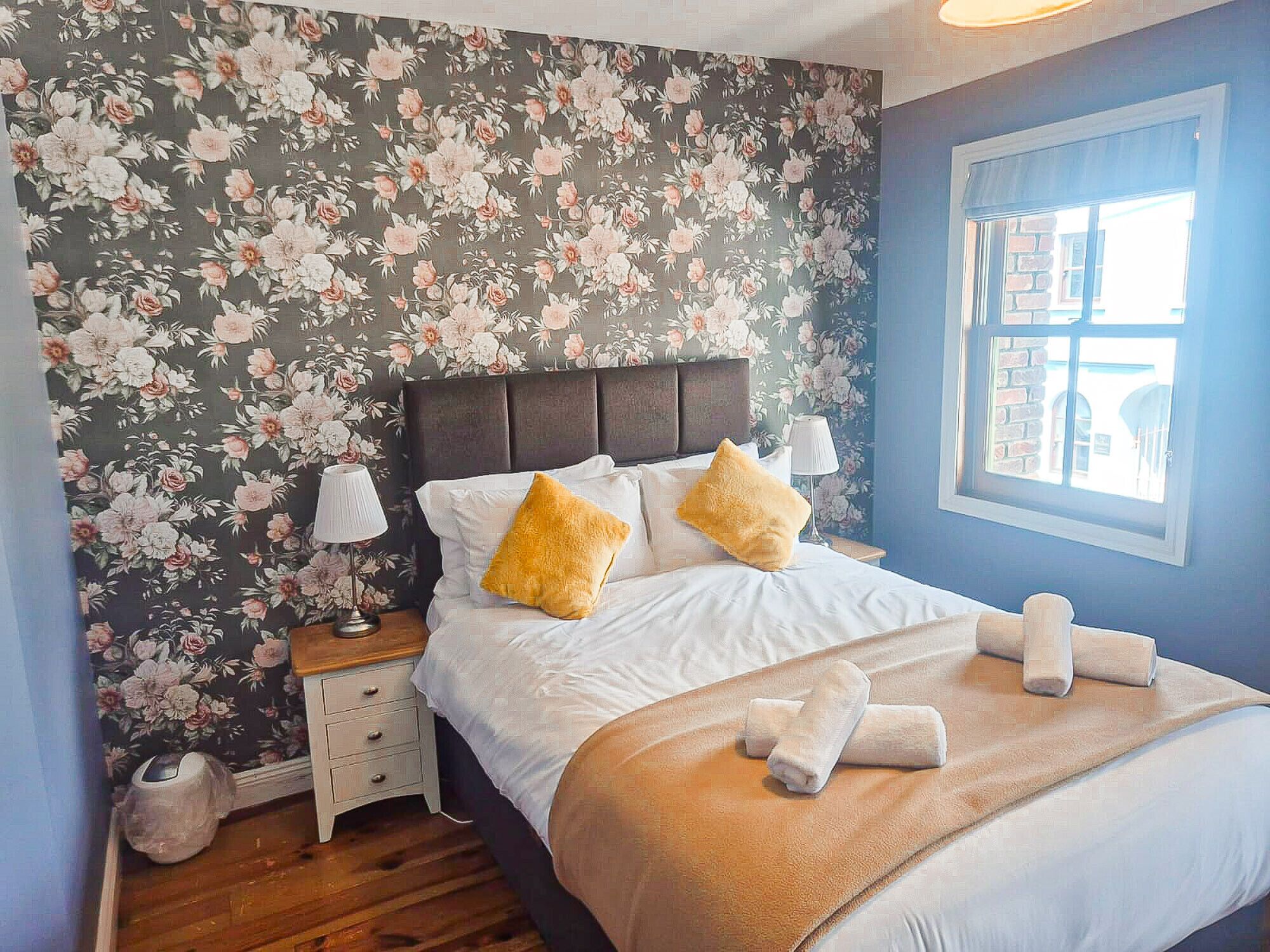 3 bedrooms, bed sheets