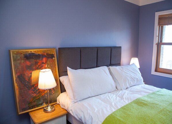 3 bedrooms, bed sheets