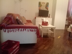 Smart TV - Cozy apartment in the HISTORIC CENTER of ROME, 1520 minutes from the COLOSSEUM (Roma)
