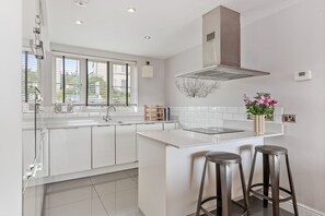 House | 4 bedrooms - Ger Y Mor - Village Centre With Parking (Saundersfoot)