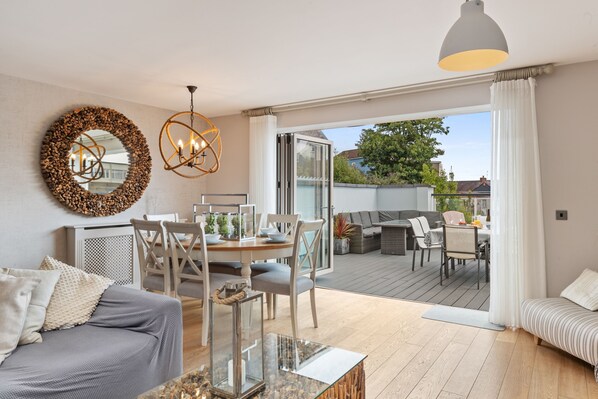 House | 4 bedrooms - Ger Y Mor - Village Centre With Parking (Saundersfoot)