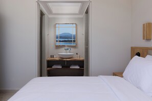 3 bedrooms, iron/ironing board, travel cot, free WiFi
