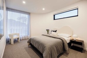 4 bedrooms, desk, iron/ironing board, travel cot