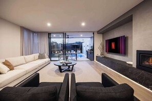 TV, fireplace, DVD player, offices