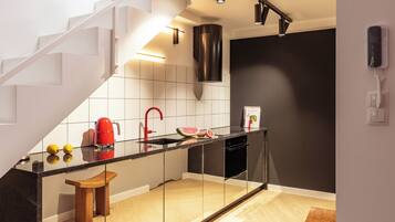 Superior Apartment | Private kitchen | Fridge, oven, stovetop, dishwasher