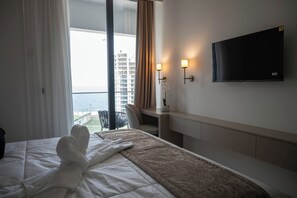 奢華公寓, 3 間臥室, 陽台, 海灣景觀 | 客房內保險箱、遮光布/窗簾、隔音、熨斗/熨衣板