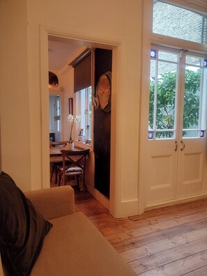 Living area - Annette's Place, Greenwich (London) - Garden Apartment (close to the O2 Arena) (London)