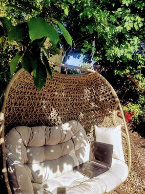 Property grounds - Annette's Place, Greenwich (London) - Garden Apartment (close to the O2 Arena) (London)