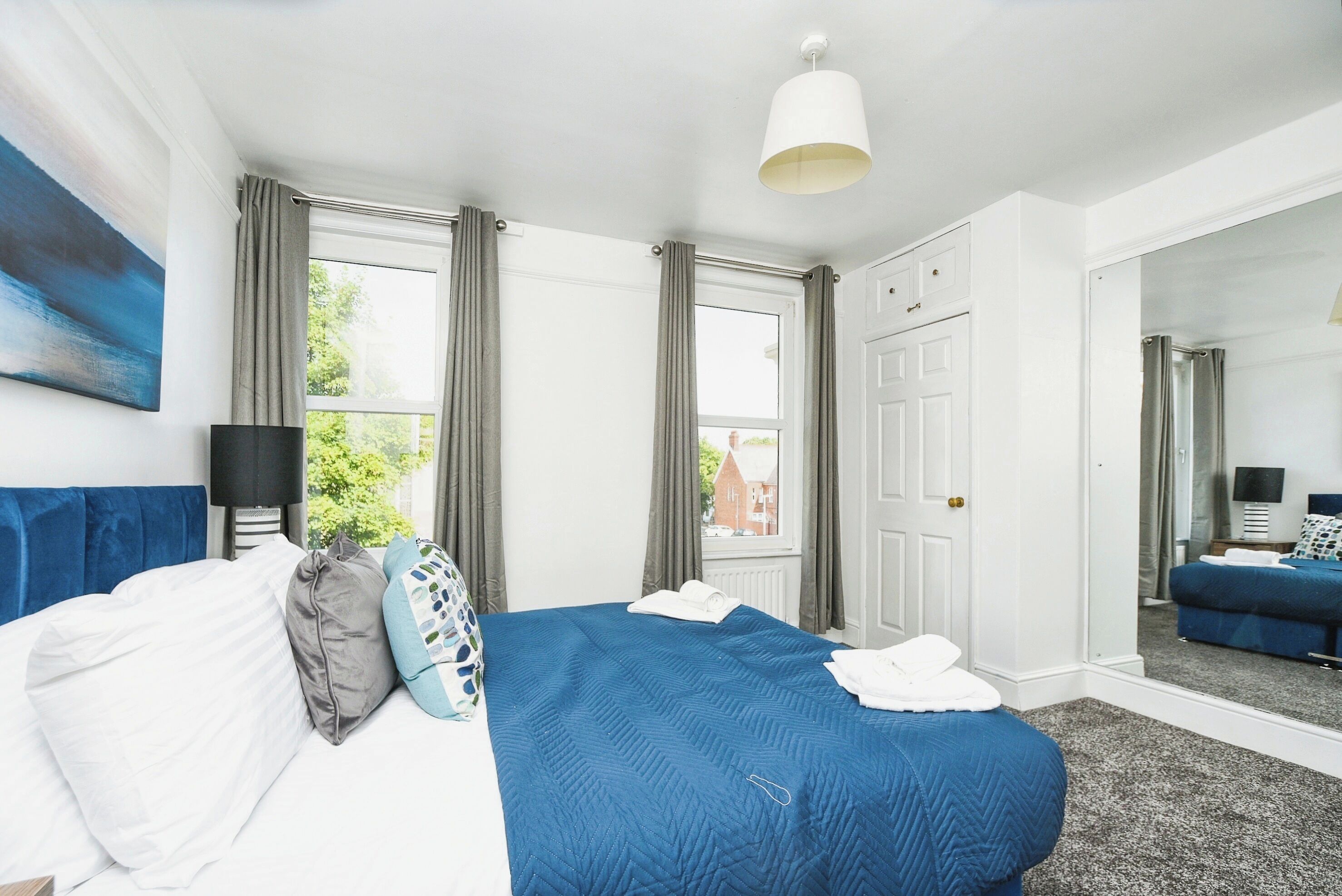 3 bedrooms, desk, iron/ironing board, travel cot