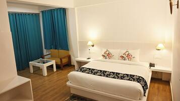 Standard Double or Twin Room, Balcony | Iron/ironing board, free WiFi