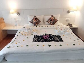 2 bedrooms, iron/ironing board, free WiFi