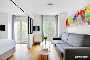 City Apartment, City View | Living area