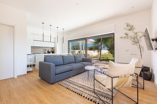 4147 Villa Daversa by Barbarhouse
