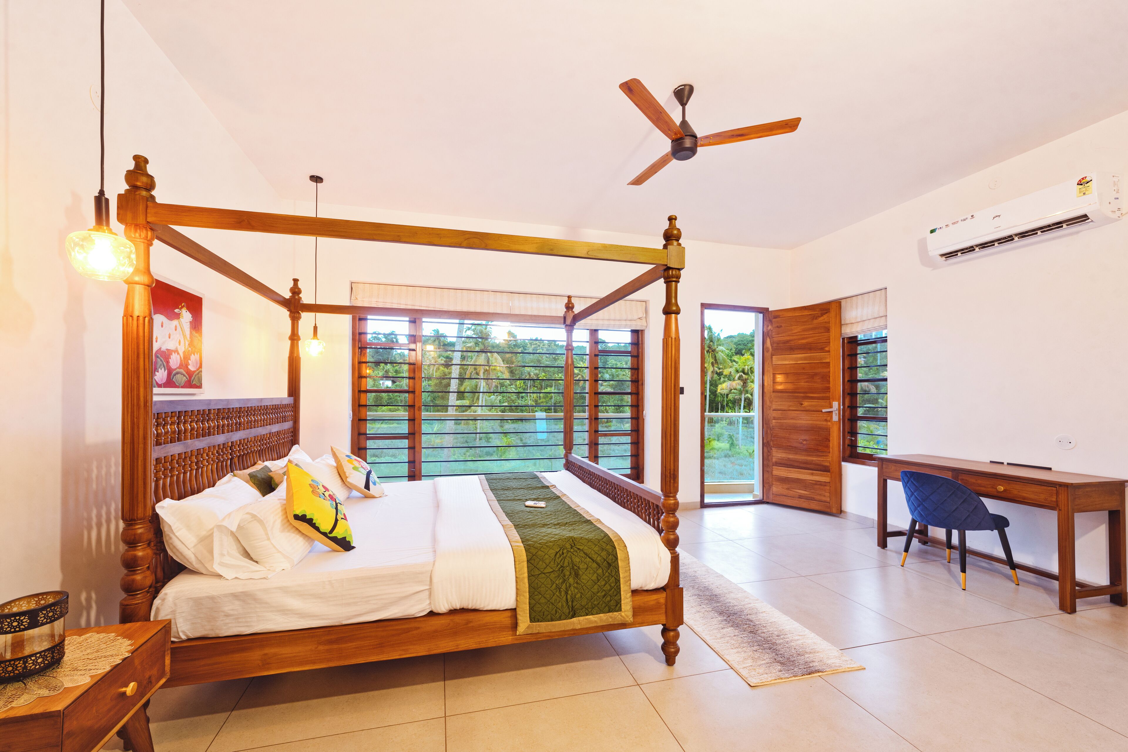 4 bedrooms, iron/ironing board, WiFi, bed sheets