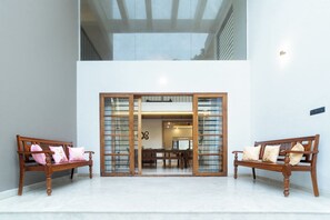 Lobby - The Zenith - Premium Pool Villa at Kakkanad (Kochi)