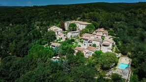 Exterior - Collection Sojourn - Le Mas (Saint-Just-et-Vacquières)