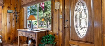 Lazy Trout Big 10 Lodge