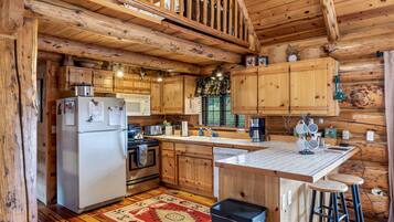 ثلاجة، ميكروويف، فرن، موقد طهي مسطح