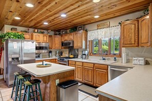 Unclassified image, 2 of 43, button