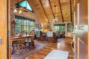 Unclassified image, 4 of 43, button