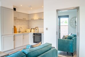 Mikrowelle, Ofen, Herdplatte, Geschirrspüler