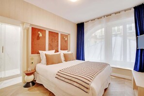 2 bedrooms, iron/ironing board, travel cot, WiFi