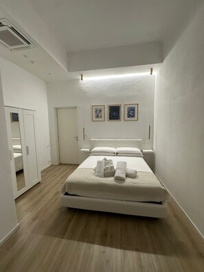 Comfort Double or Twin Room, 1 Queen Bed, Non Smoking, Private Bathroom - Center Rooms La Spezia  (La Spezia)