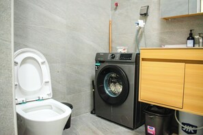 Shower, towels, soap, shampoo