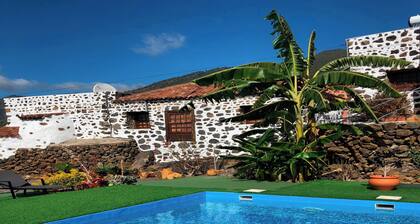 Sombrero de Pico A en el Paso, La Palma. Piscina Compartida