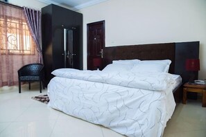 Deluxe Room, City View - Towlab Hotel & Suites (Akure)