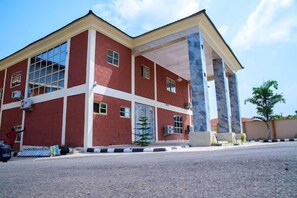 Exterior - Towlab Hotel & Suites (Akure)