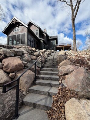 Property grounds - Private lakeside retreat with pool, hot tub, and sauna (Vergas)