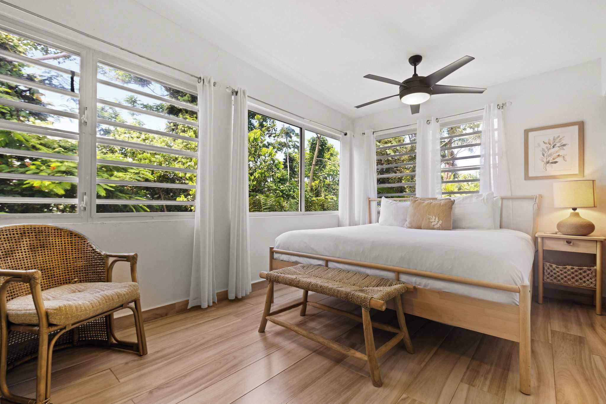 2 bedrooms, desk, iron/ironing board, travel cot