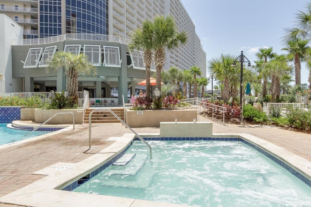 Laketown Wharf 2119 Fall Sale, Beach, Pools, Hot Tub, Splash Pad, Fam