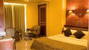 Phòng Deluxe, quang cảnh thành phố | Bàn, khu vực làm việc phù hợp cho laptop 
