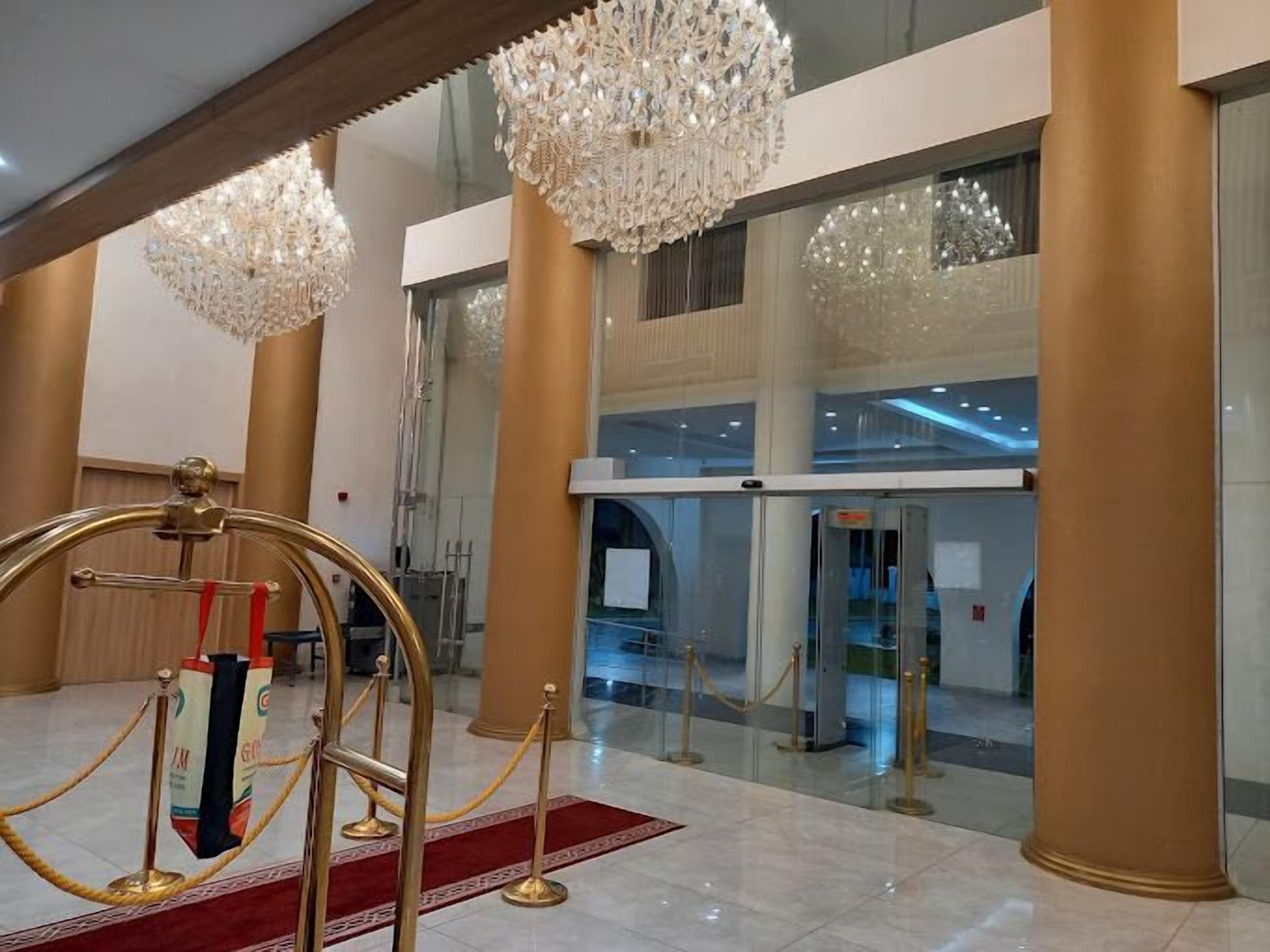 Pintu masuk interior