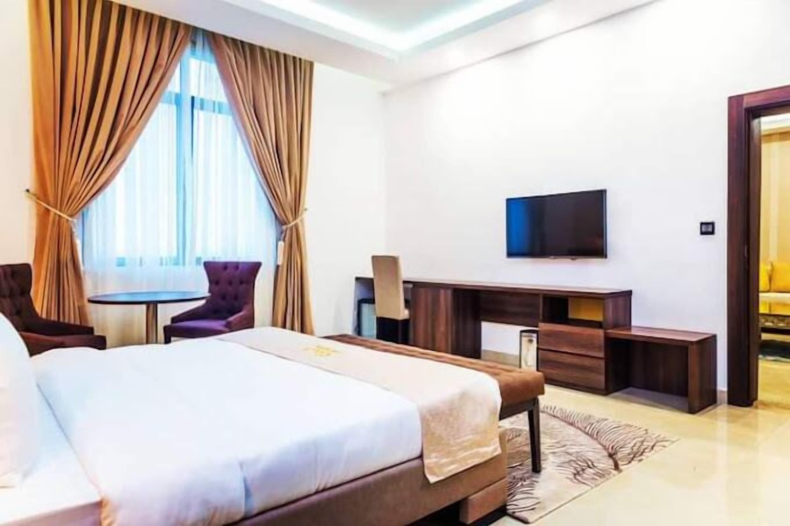 Economy Room, Balcony, City View | Meja, ruang kerja komputer riba, Wi-fi percuma 
