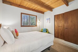 5 bedrooms, iron/ironing board, free WiFi, bed sheets