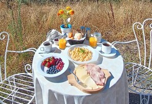 Free daily full breakfast  - Alquilo Habitacion Quintana del Castillo (Quintana del Castillo)