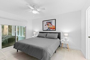 3 habitaciones, tabla de planchar con plancha, wifi y ropa de cama 