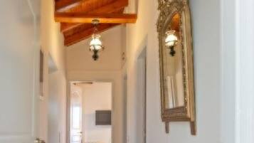House | 2 bedrooms, soundproofing, Internet