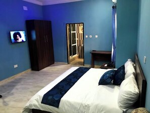 Deluxe Room, Balcony, City View | Desk, laptop workspace, free WiFi - Royal Continental Suites and Apartments (Osogbo)