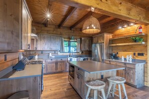 Fridge, microwave, oven, stovetop - High Country Cabin -  Mountain & Fontana Lake Views - Hot Tub (Almond)