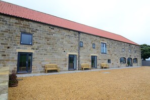 House | Exterior - The Granary Cottages Whitby North Yorkshire (Whitby)