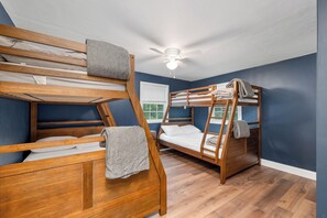 3 bedrooms, Internet