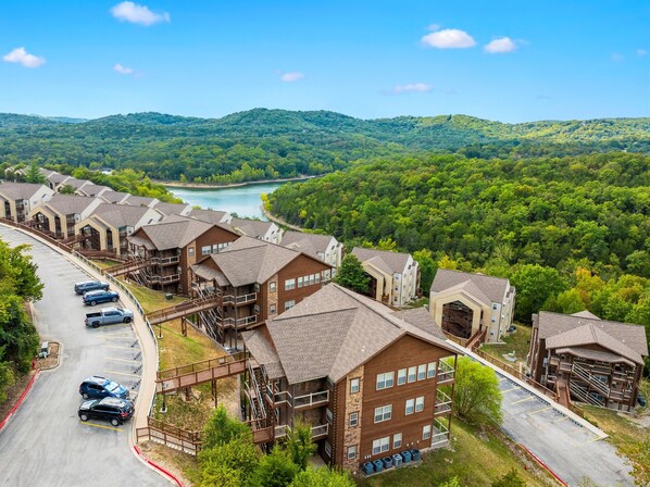 Exterior - Charming Log Cabin Retreat Near Silver Dollar City (Branson)