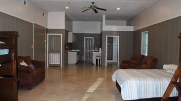 4 bedrooms, WiFi, bed sheets