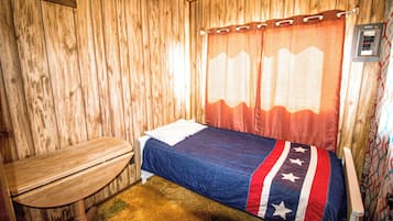 4 bedrooms, WiFi, bed sheets